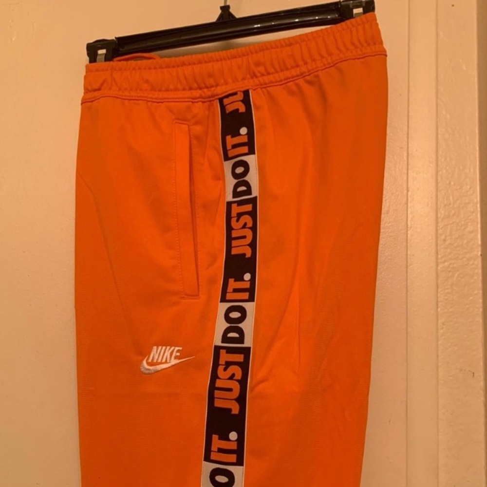 Nike train sweats